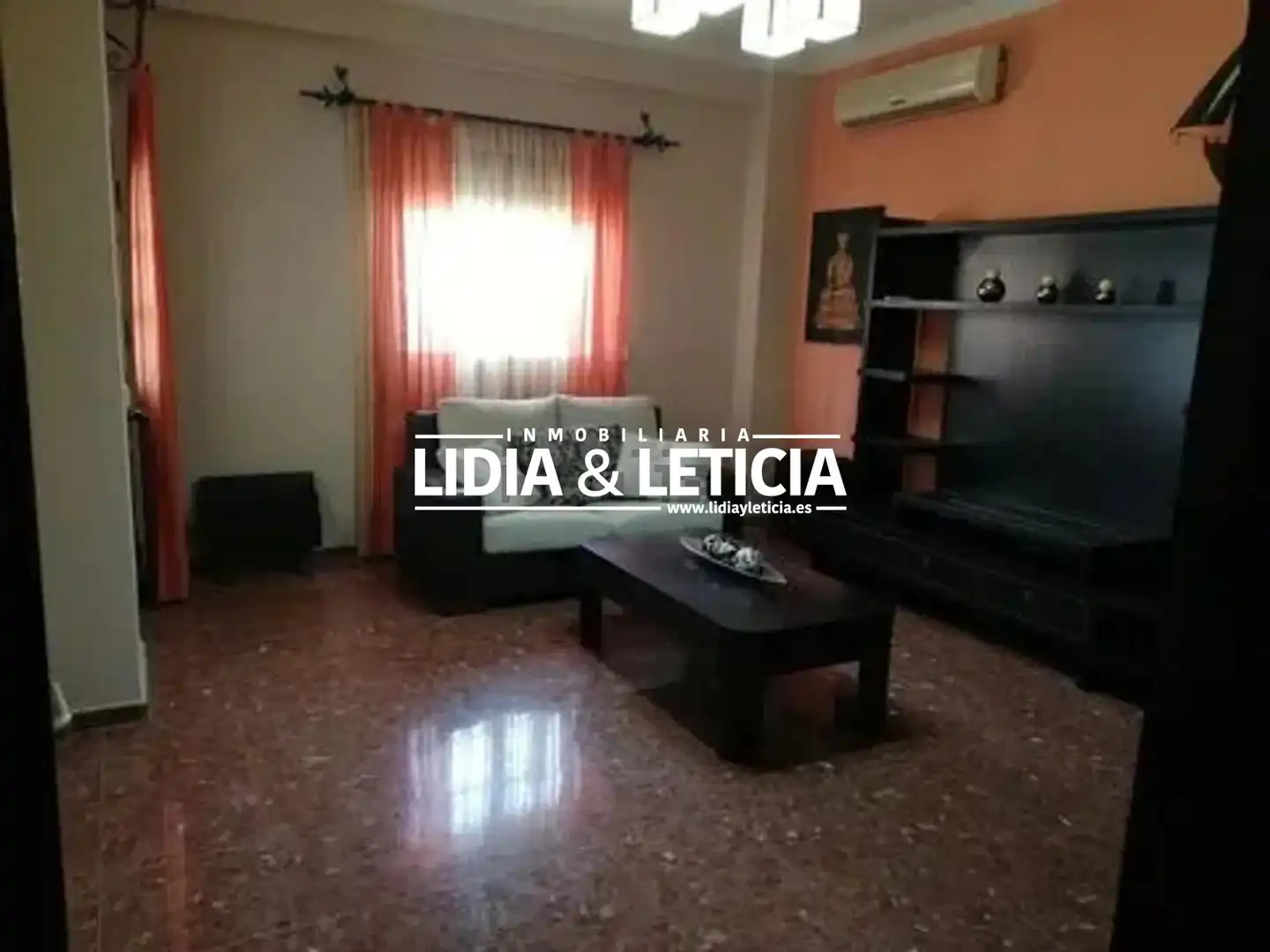Sala d'estar de Casa o xalet en venda en Alcalá de Guadaira