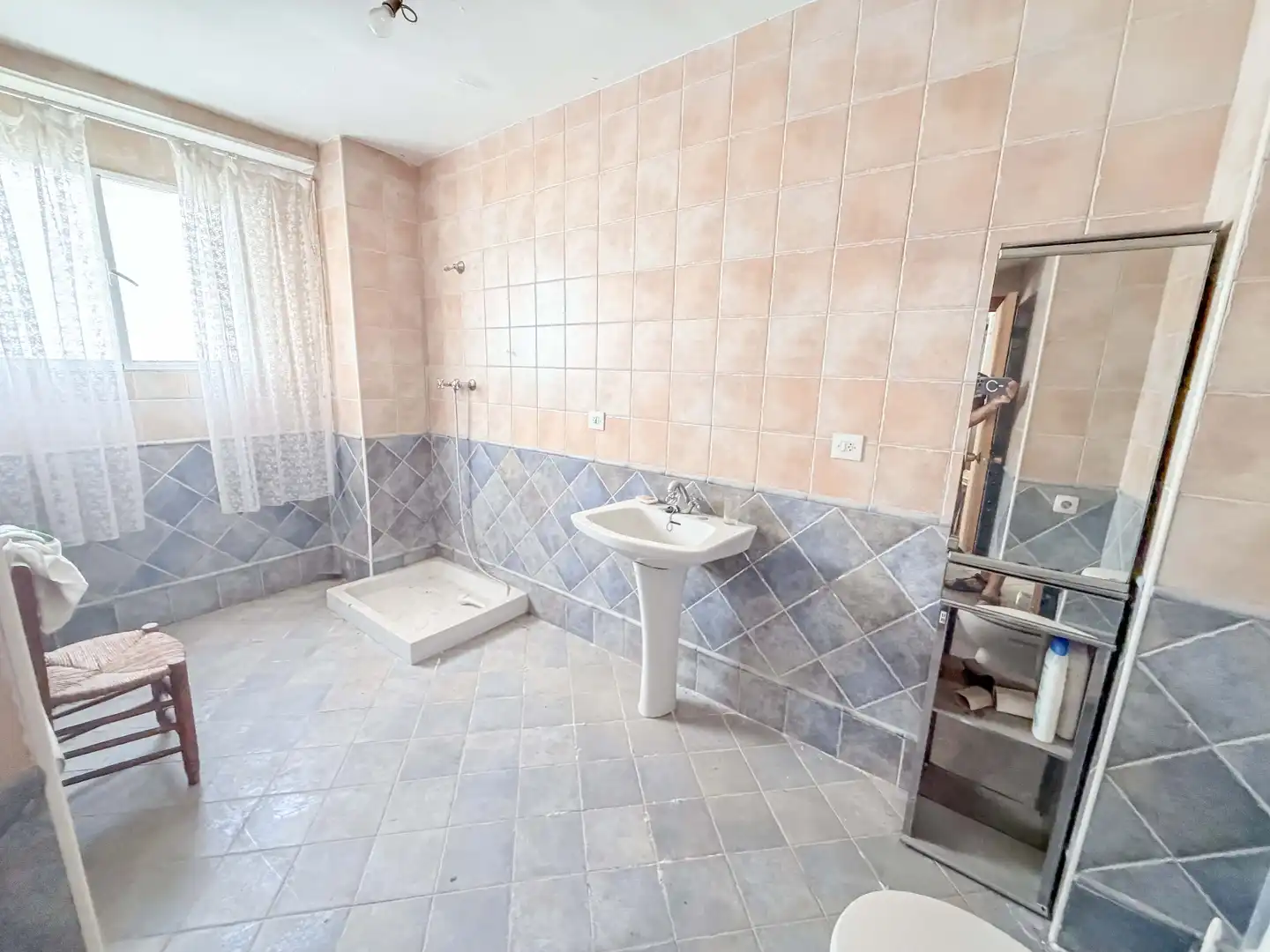 Badezimmer von Country house zum Verkauf in Loja mit Balkon