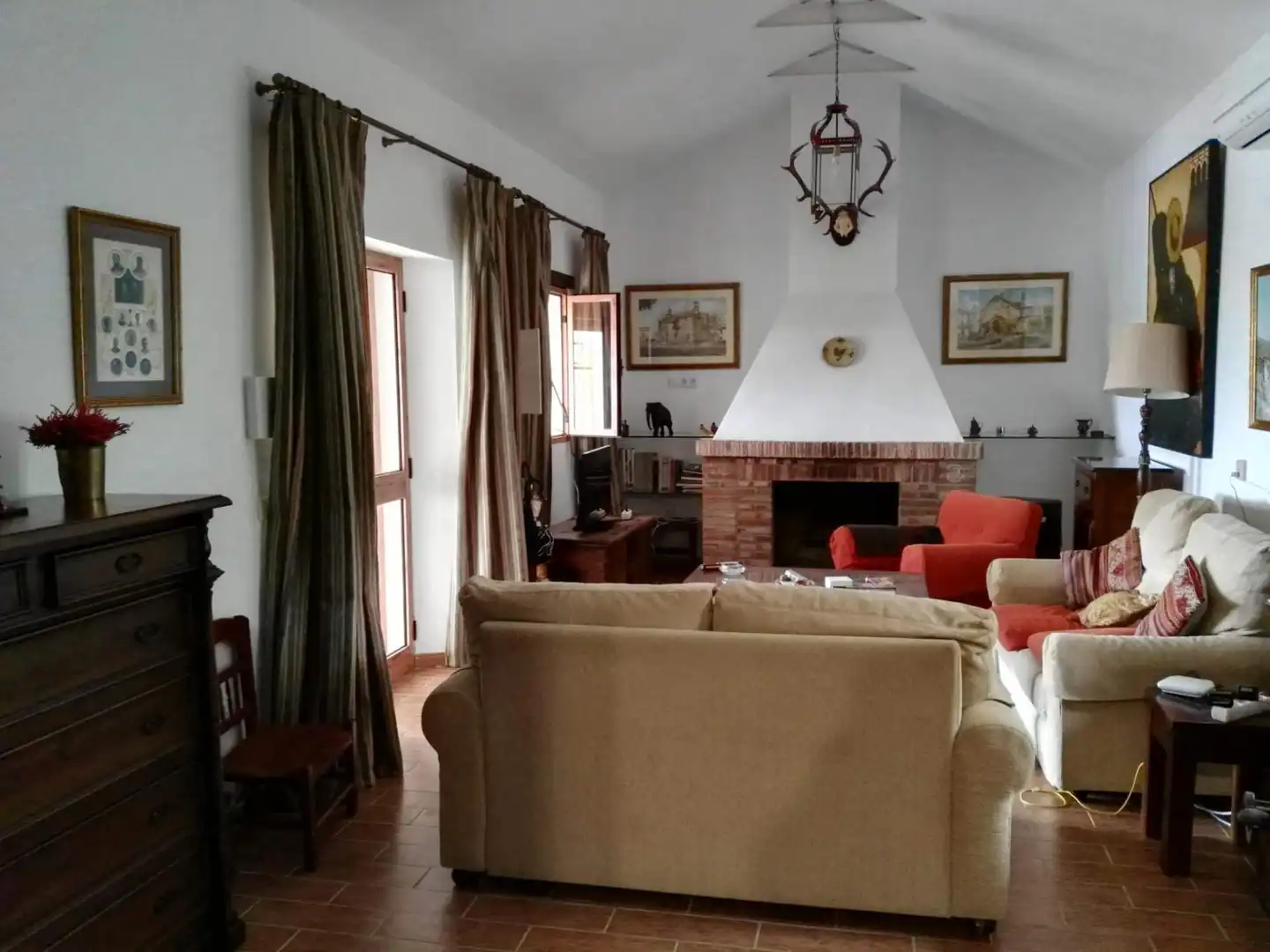 Sala d'estar de Finca rústica en venda en Arcos de la Frontera amb Jardí privat i Piscina comunitària