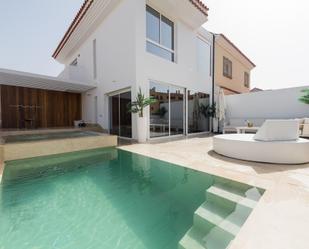 Piscina de Casa o xalet de lloguer en San Bartolomé de Tirajana amb Aire condicionat, Jardí privat i Terrassa