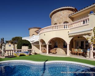 Piscina de Casa o xalet en venda en Empuriabrava amb Aire condicionat, Terrassa i Piscina