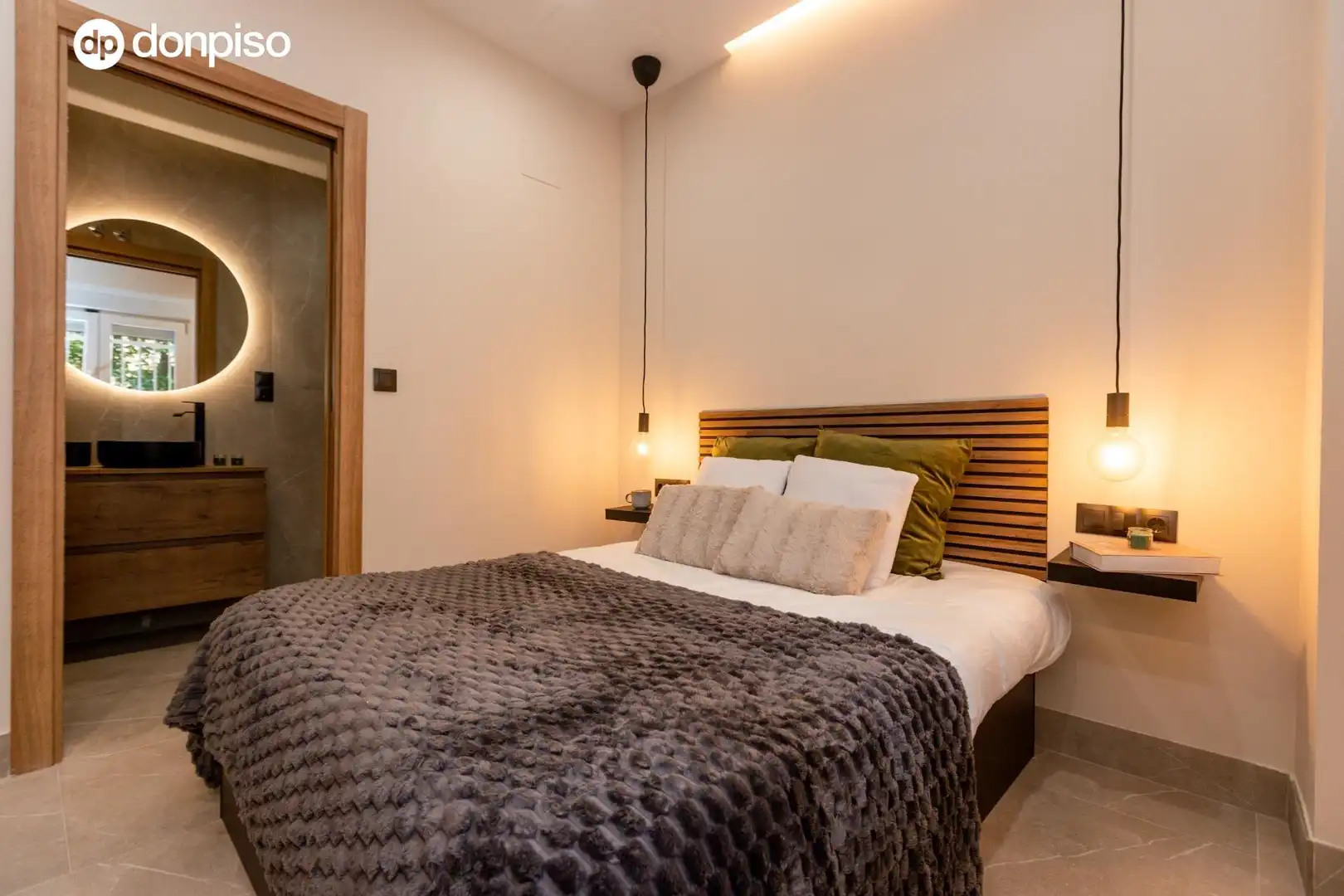 Schlafzimmer von Wohnungen zum Verkauf in Granada mit Klimaanlage und Heizung