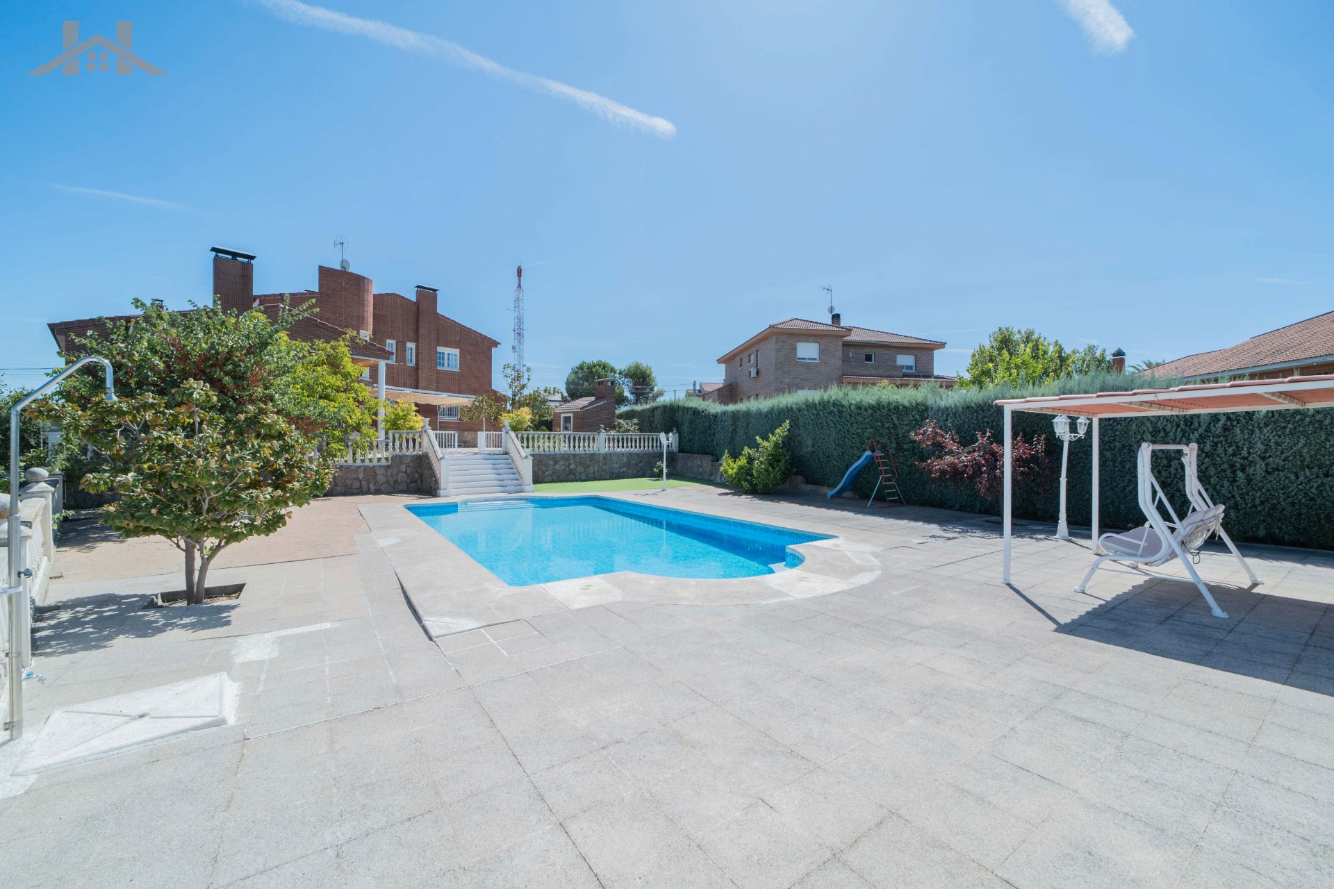 Piscina de Casa o xalet en venda en Móstoles amb Aire condicionat, Calefacció i Jardí privat