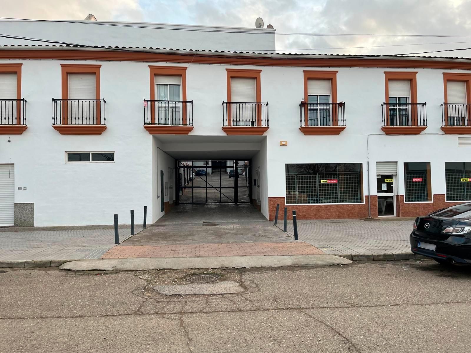 Single-family semi-detached for sale in Guadalcázar