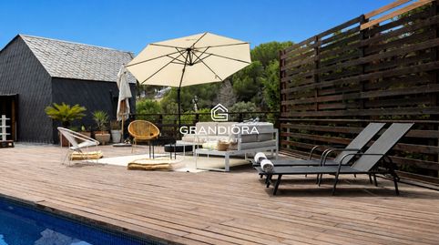 Casa familiar de 430 m con piscina y jardín de 1.000 m en Alella Parc, imatge 3