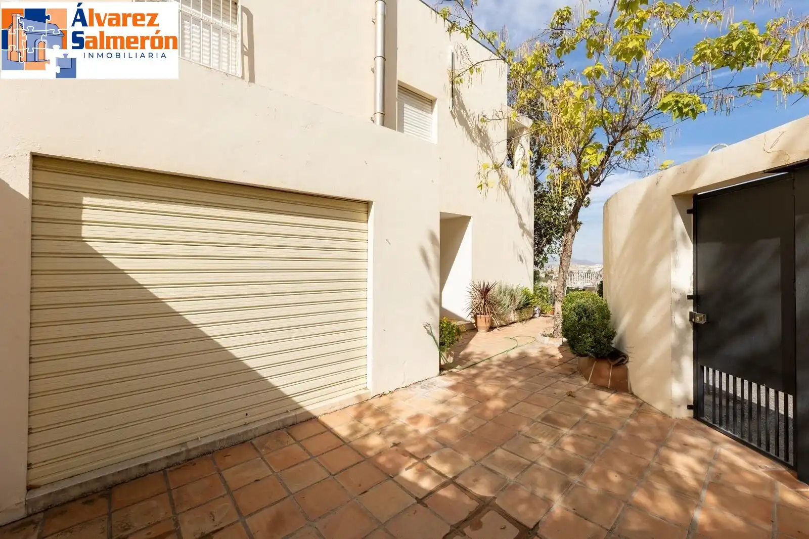 Exterior view of Houses for sale in Granada  with Air Conditioner, Private garden and Terrace