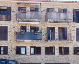 Vista exterior de Pis en venda en Sant Jordi Desvalls amb Balcó i Piscina comunitària