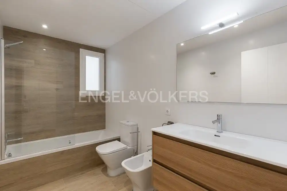 Baño de Piso de alquiler en Valencia con Aire acondicionado, Calefacción y Parquet