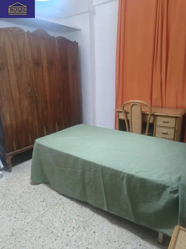 Schlafzimmer von Wohnung zur Miete in Córdoba mit Klimaanlage, Heizung und Möbliert