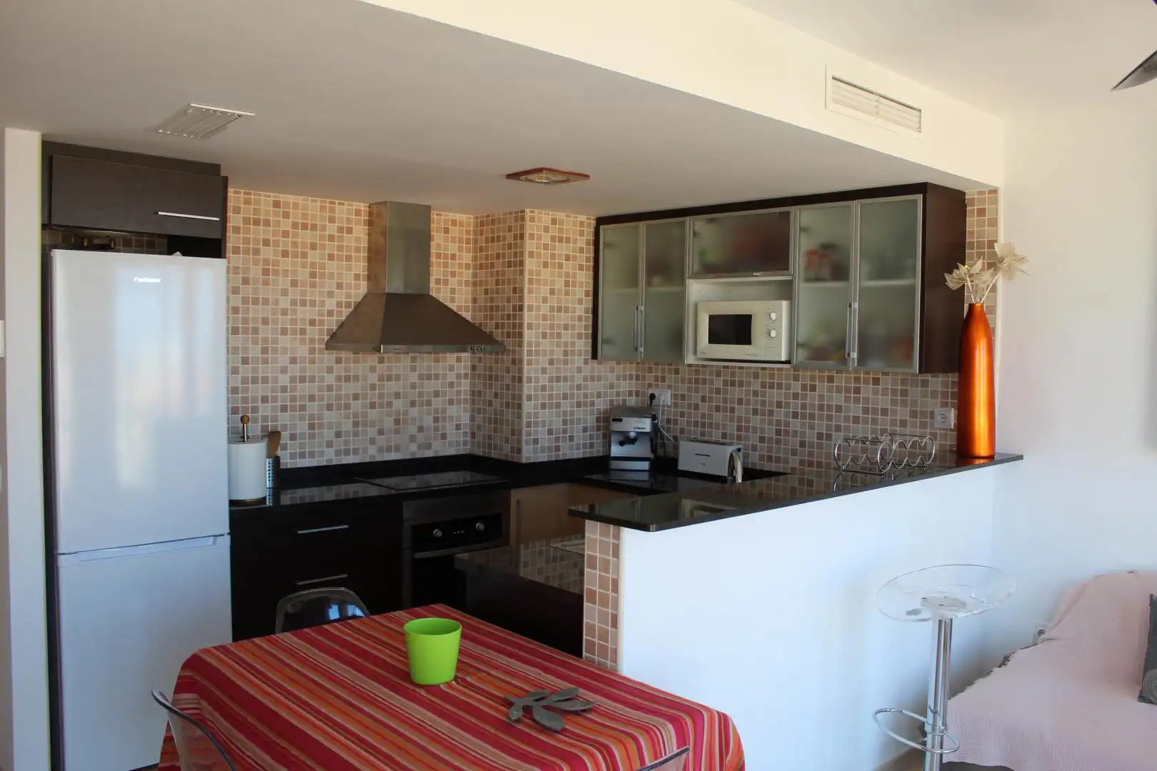Apartment with terrace to rent in Oliva Playa, imagen 2