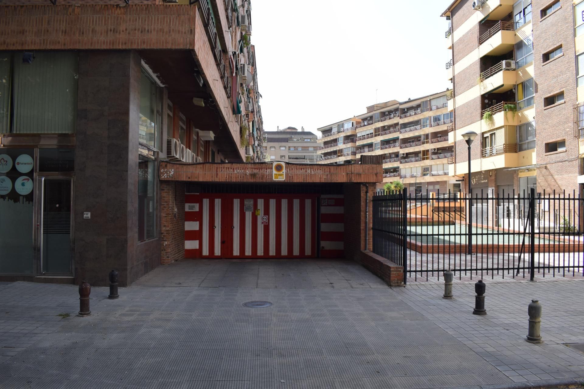 Parkplatz von Garage zum Verkauf in  Granada Capital