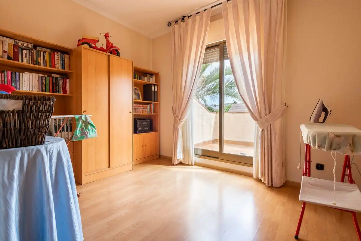 Dormitori de Casa o xalet en venda en Rivas-Vaciamadrid amb Aire condicionat, Calefacció i Jardí privat