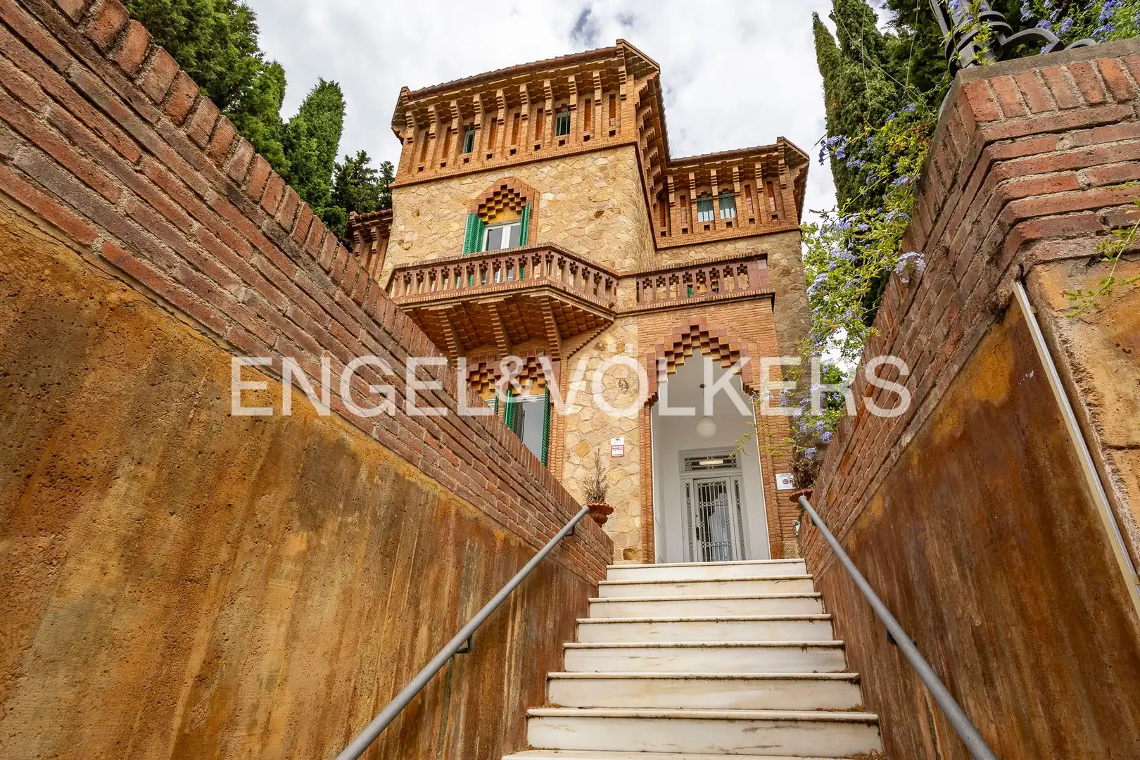 Vista exterior de Casa o xalet de lloguer en Barcelona amb Aire condicionat, Calefacció i Jardí privat