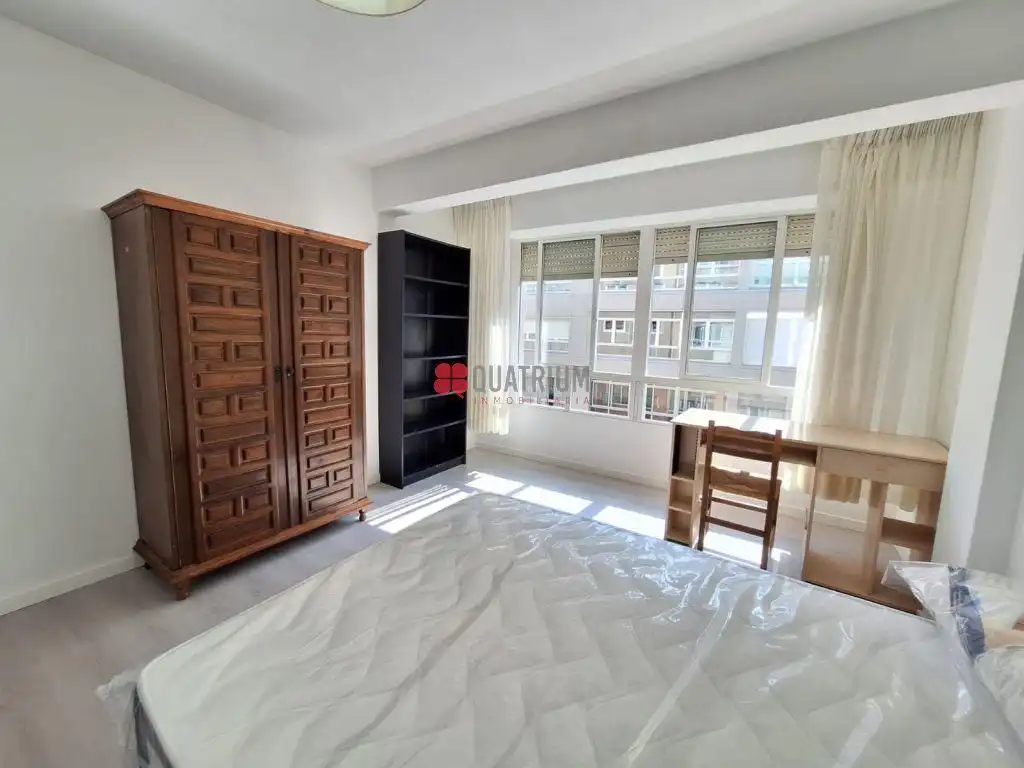 Bedroom of Flat for rent in Santiago de Compostela   with Heating and Furnished