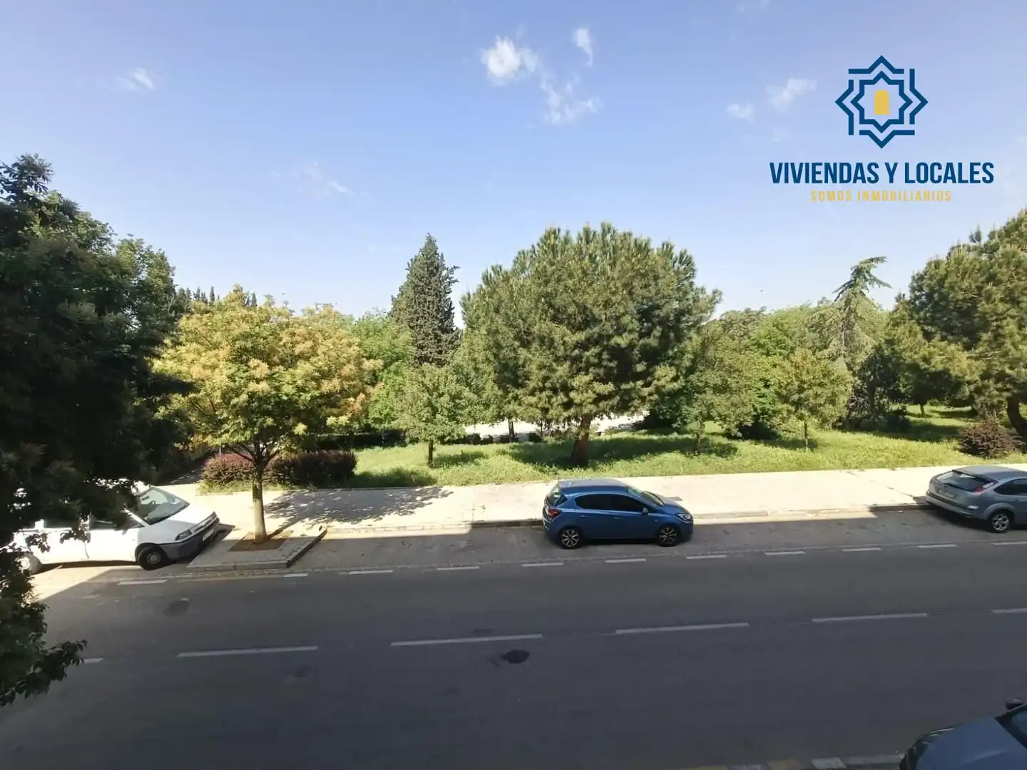 Exterior view of Flat for rent in Granada  with Air Conditioner, Heating and Furnished