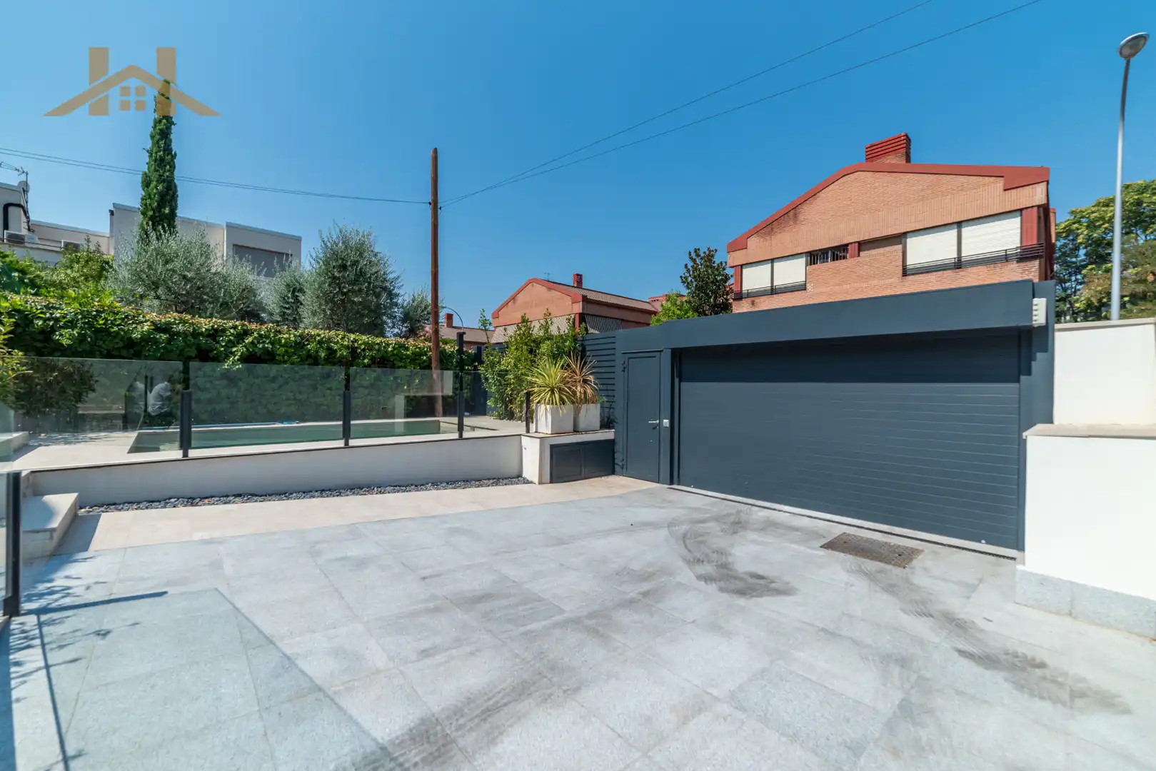 Vista exterior de Casa o xalet en venda en Pozuelo de Alarcón amb Aire condicionat, Calefacció i Jardí privat