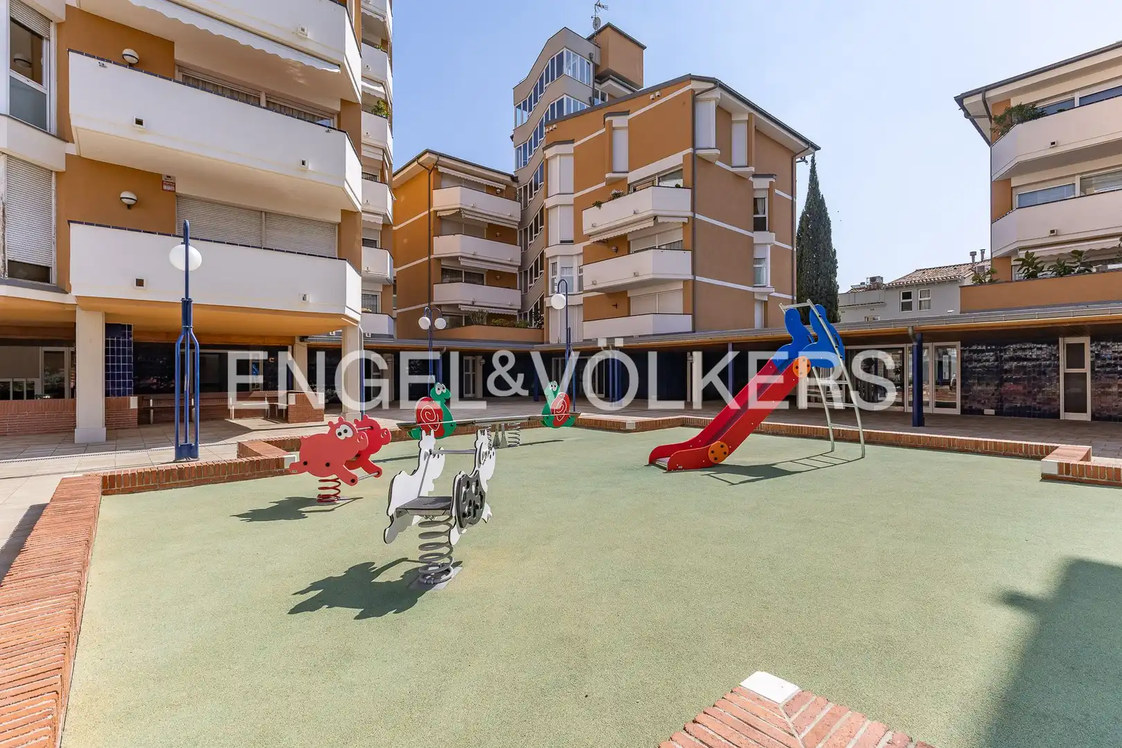 Vista exterior de Piso en venta en Sabadell con Aire acondicionado, Calefacción y Jardín privado