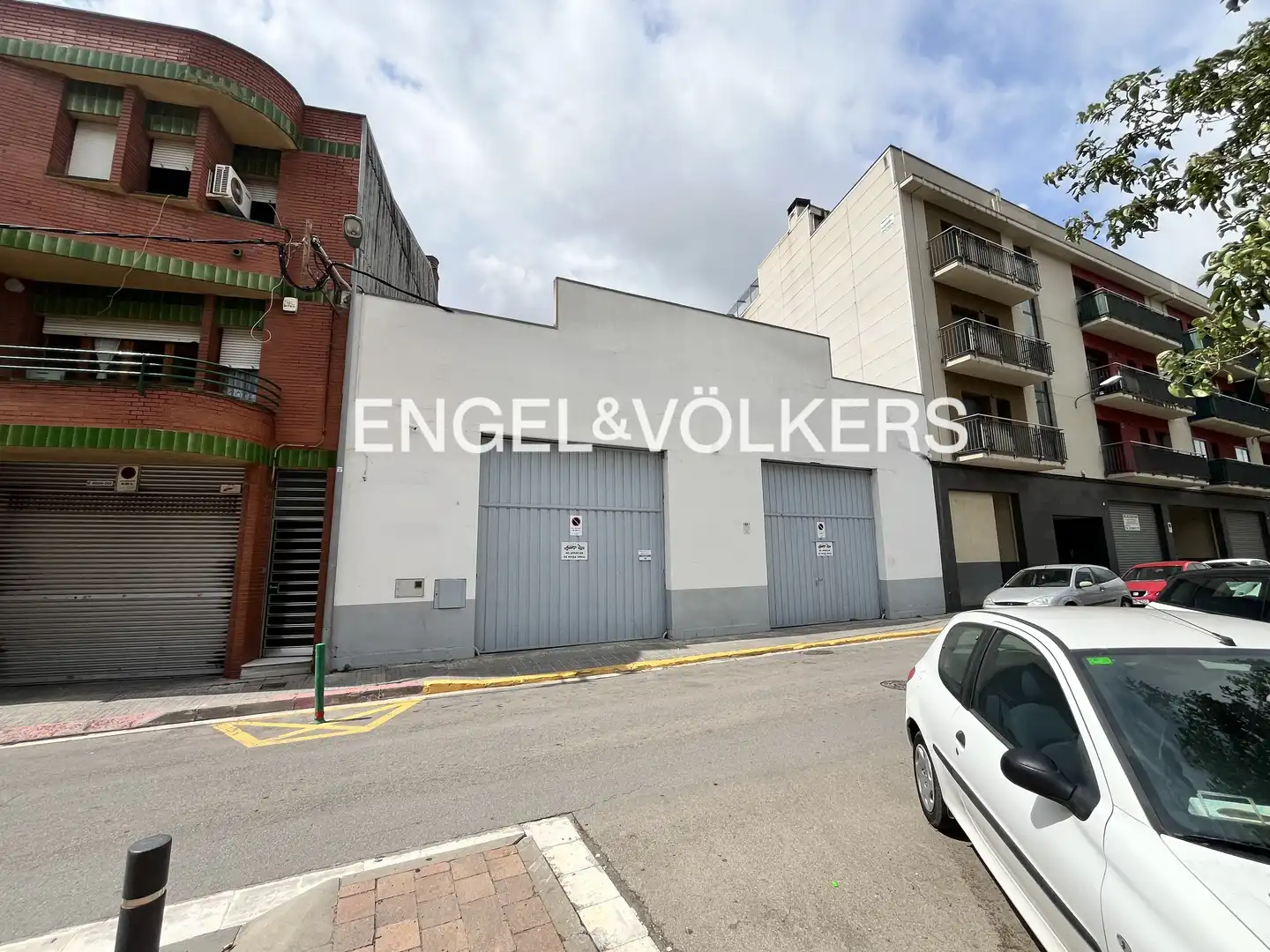 Vista exterior de Nave industrial de alquiler en Granollers