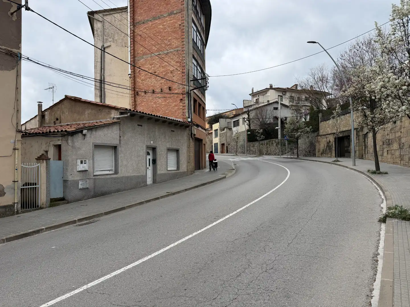 Casa aparellada amb terrassa en venda a Torelló, imagen 9
