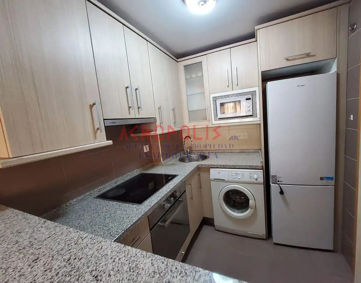 Cuina de Apartament en venda en San Andrés del Rabanedo amb Calefacció, Terrassa i Traster
