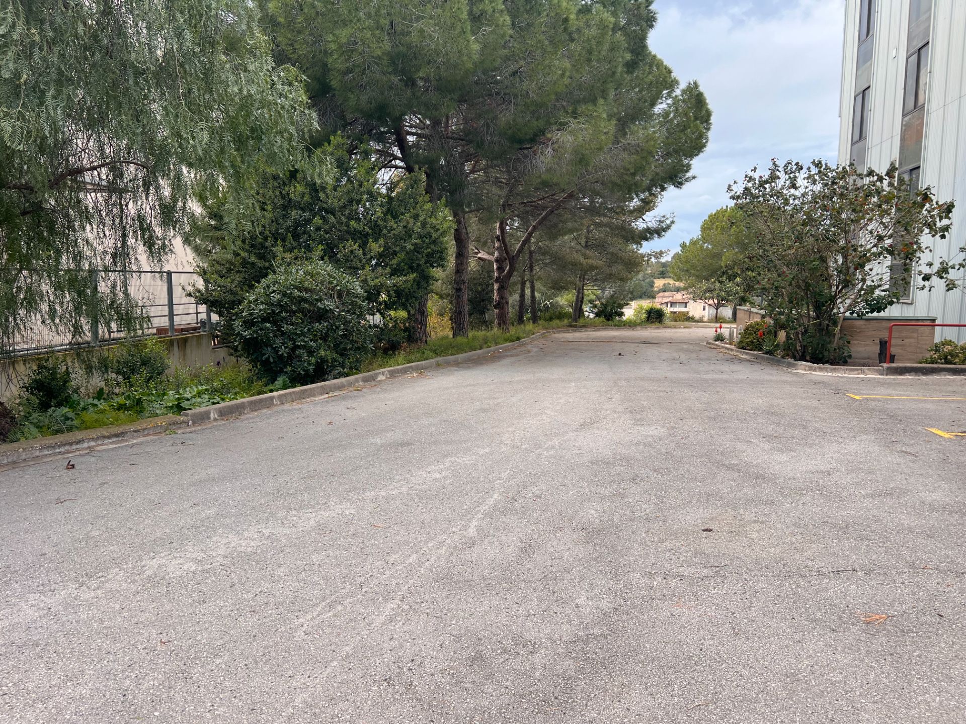 Parking de Nave industrial de alquiler en Sant Just Desvern con Calefacción