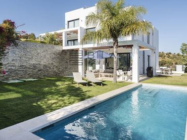 Casa pareada con piscina en venta en Residencial Greenhills