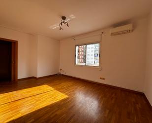 Bedroom of Flat for sale in  Barcelona Capital  with Air Conditioner, Heating and Parquet flooring