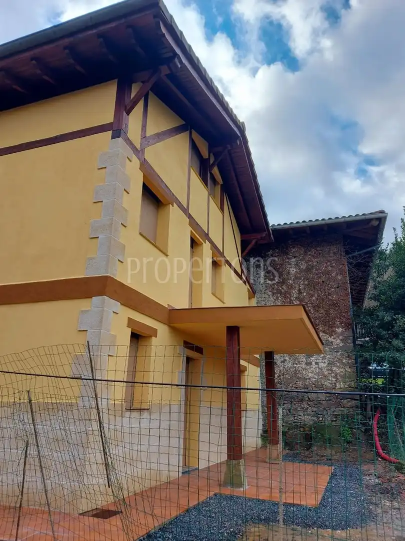 Vista exterior de Casa o chalet en venta en Zeanuri