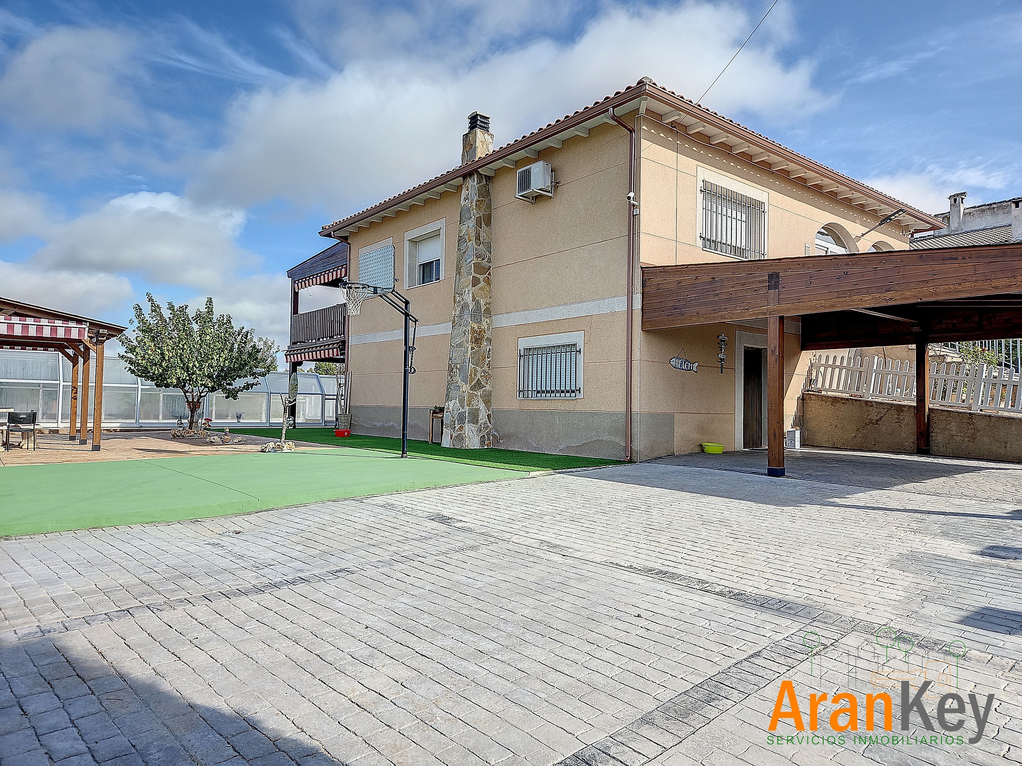 Vista exterior de Casa o chalet en venta en Colmenar de Oreja con Aire acondicionado, Jardín privado y Terraza
