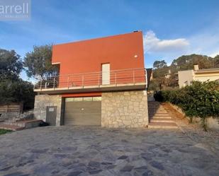Vista exterior de Casa o xalet en venda en Montagut i Oix amb Terrassa
