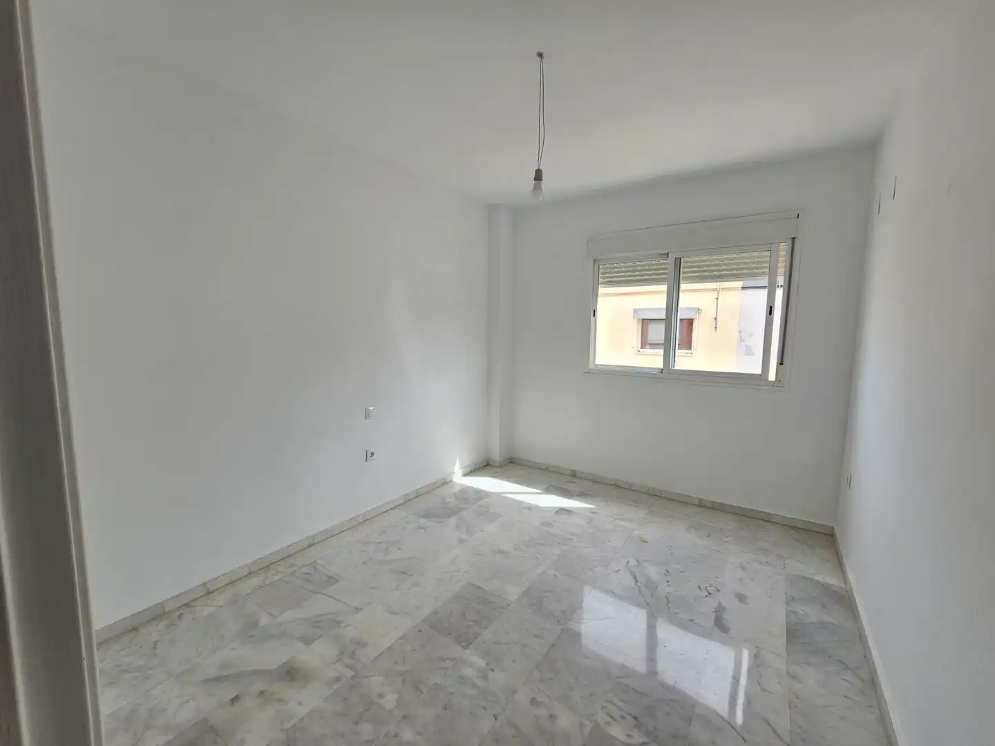 Dormitori de Casa adosada en venda en Espartinas amb Balcó