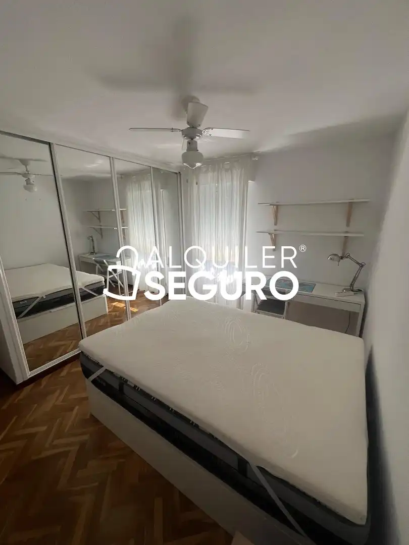 Bedroom of Flat for rent in Madrid  with Air Conditioner, Heating and Terrace