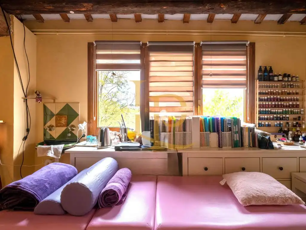Dormitori de Finca rústica en venda en Rubí amb Calefacció, Jardí privat i Parquet
