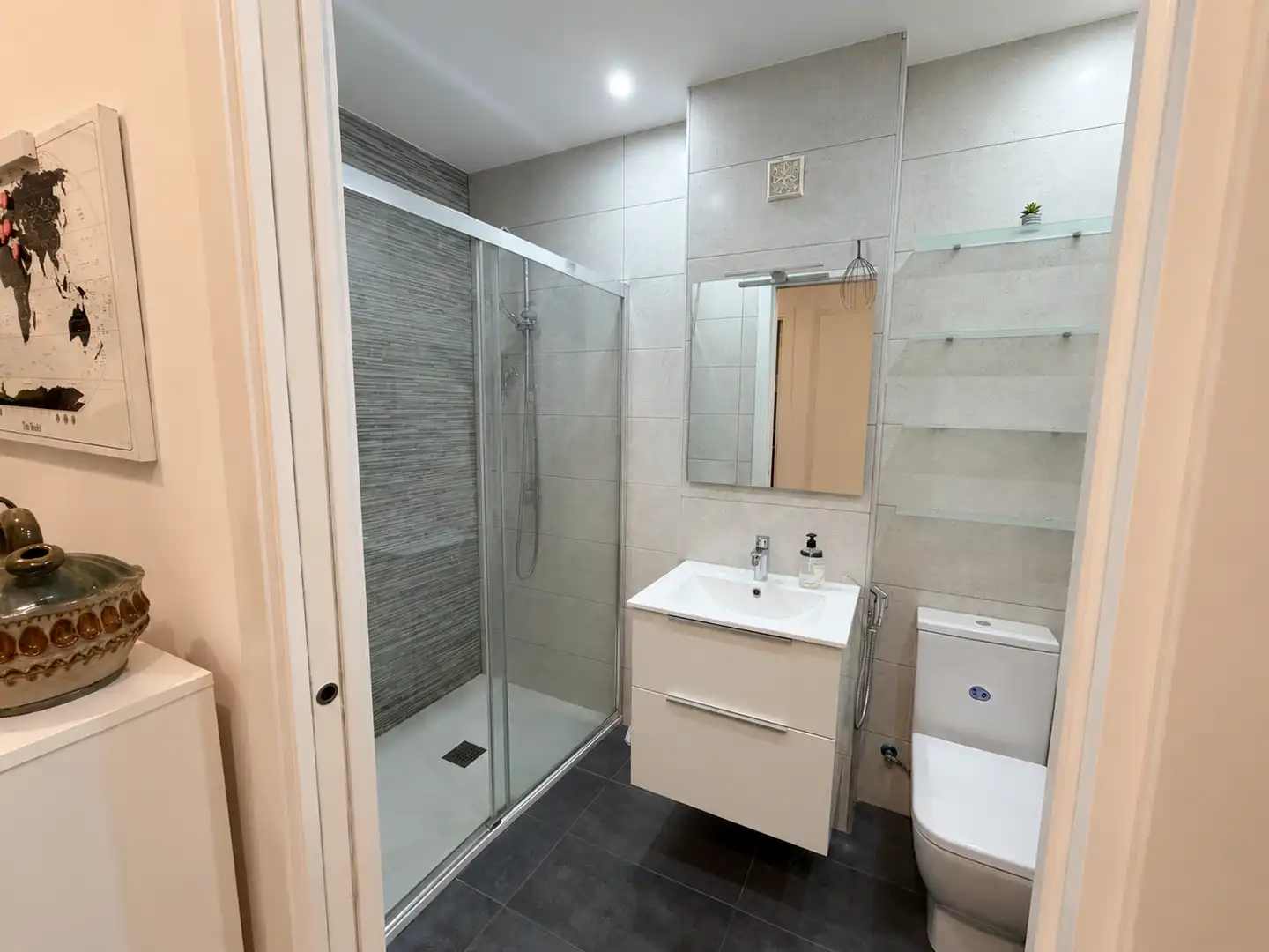 Badezimmer von Erdgeschoss zum Verkauf in Cornellà de Llobregat