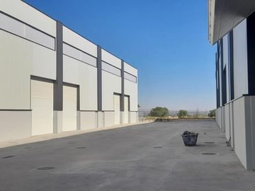 Nau industrial de lloguer a Magraners