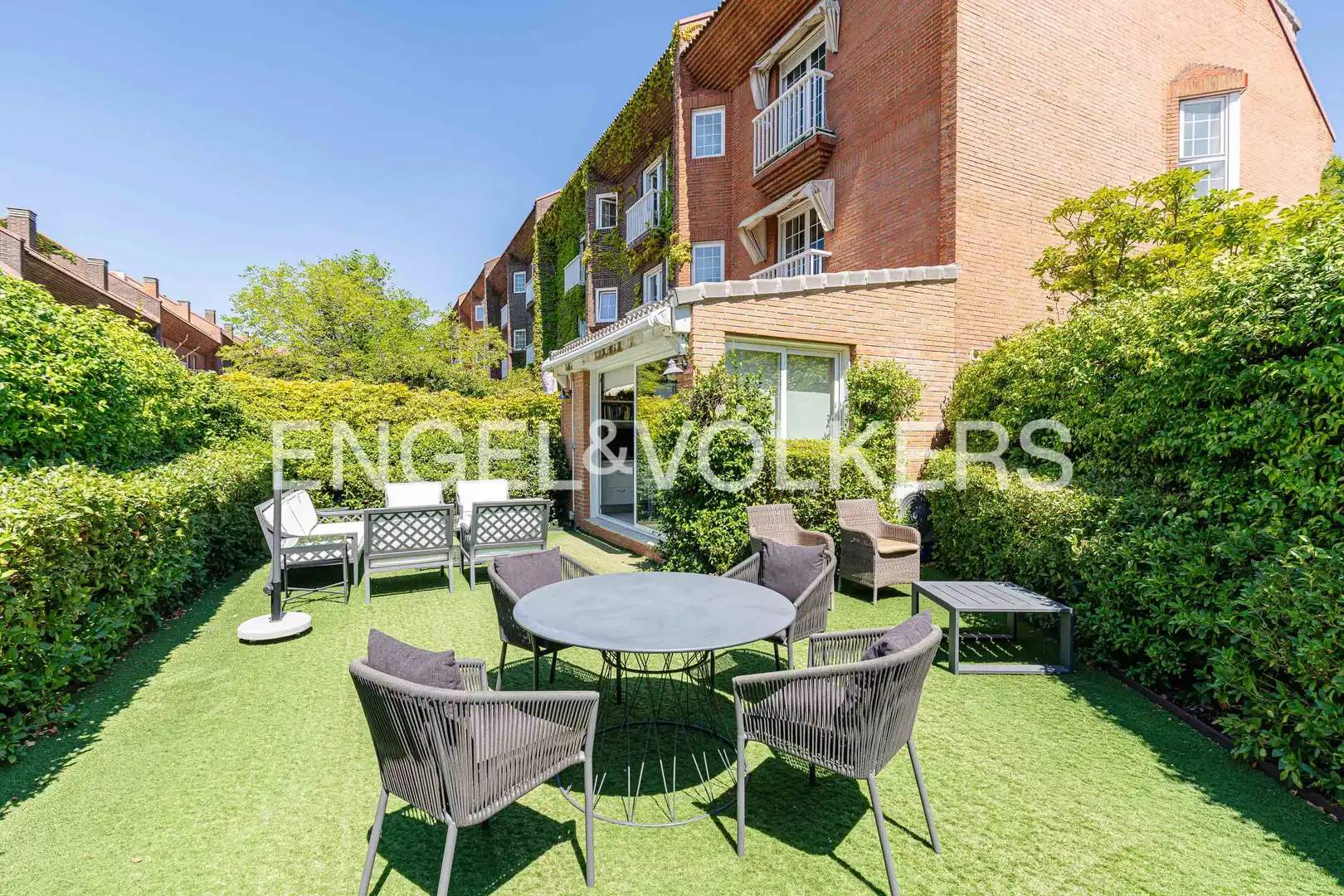 Terraza de Casa adosada en venta en Madrid con Aire acondicionado, Calefacción y Jardín privado