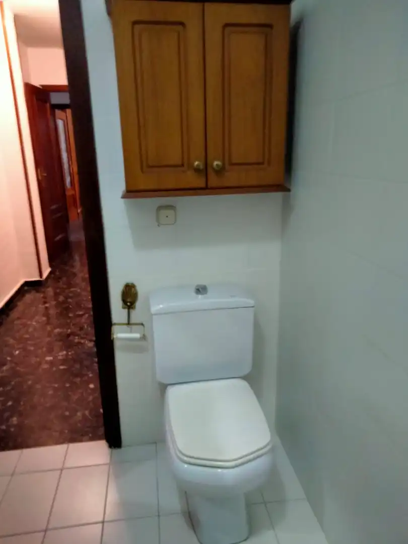 Baño de Apartamento de alquiler en Albacete con Aire acondicionado y Amueblado
