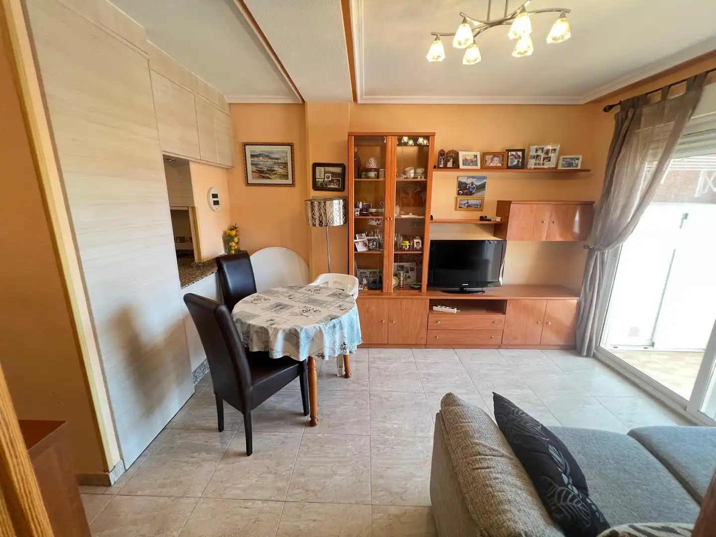 Sala de estar de Apartamento en venta en Torrevieja con Aire acondicionado, Terraza y Trastero