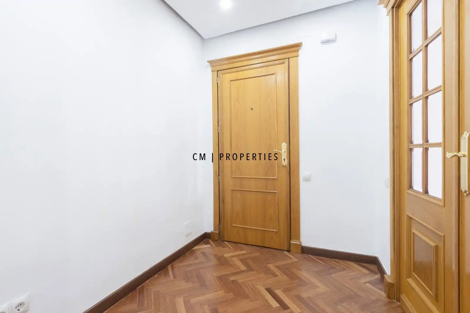 Flat for rent in Valencia  with Air Conditioner, Heating and Storage room