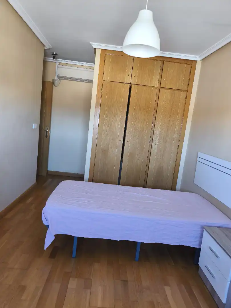Habitación de Piso de alquiler en Cuenca con Aire acondicionado, Calefacción y Parquet