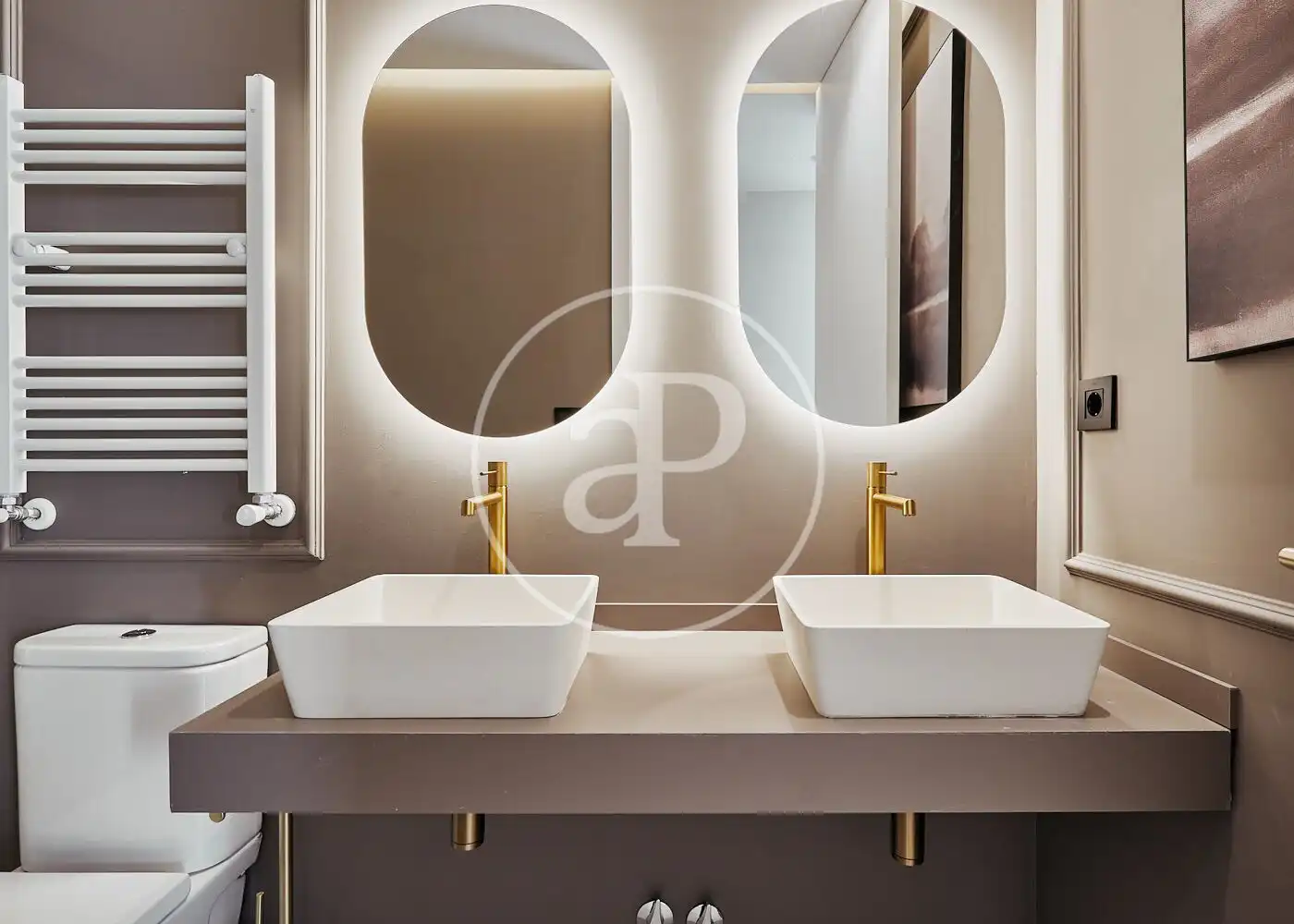 Bathroom of Flat for sale in Madrid  with Air Conditioner, Heating and Furnished