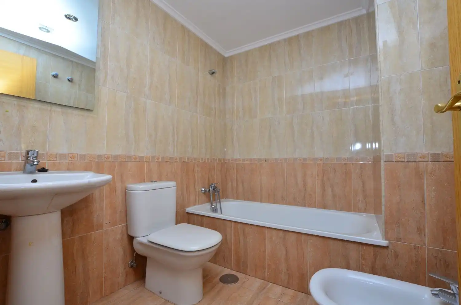 Bathroom of Flat for sale in Mieres (Asturias)  with Storage room and Swimming Pool