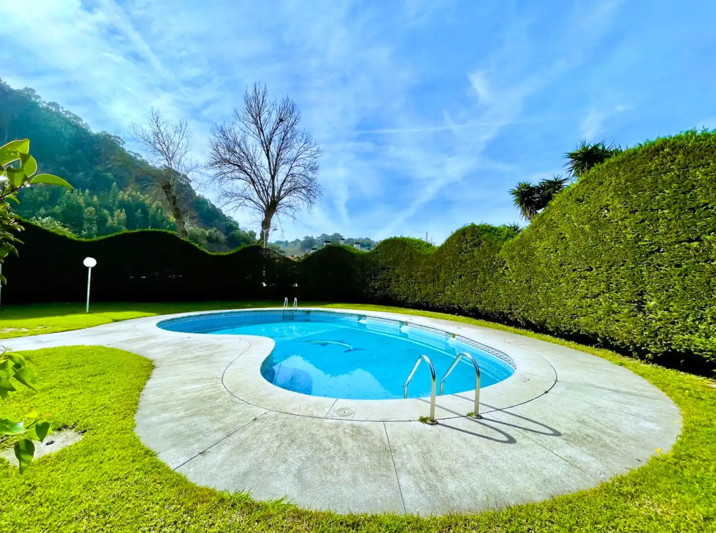Piscina de Pis en venda en Castro-Urdiales amb Calefacció, Jardí privat i Parquet