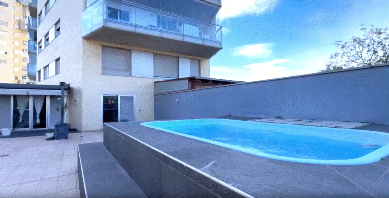 Piscina de Dúplex en venta en  Valencia Capital con Aire acondicionado, Calefacción y Jardín privado