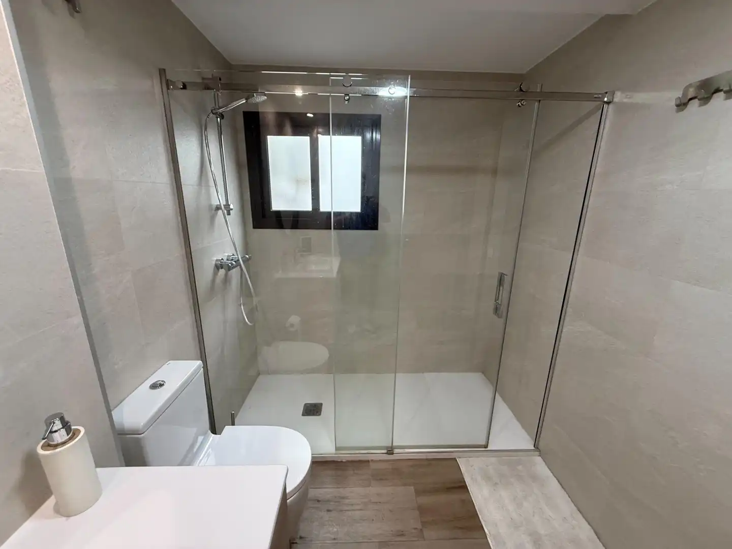 Bany de Apartament de lloguer en Málaga amb Aire condicionat i Calefacció