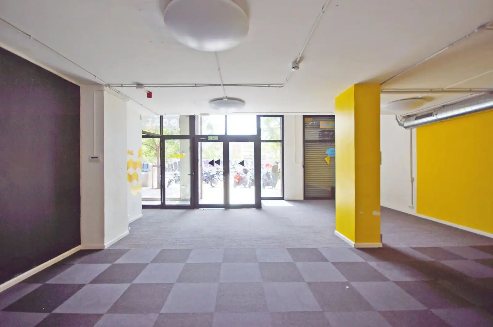 Business premises for sale in Calle Pallars 73, imagen 4