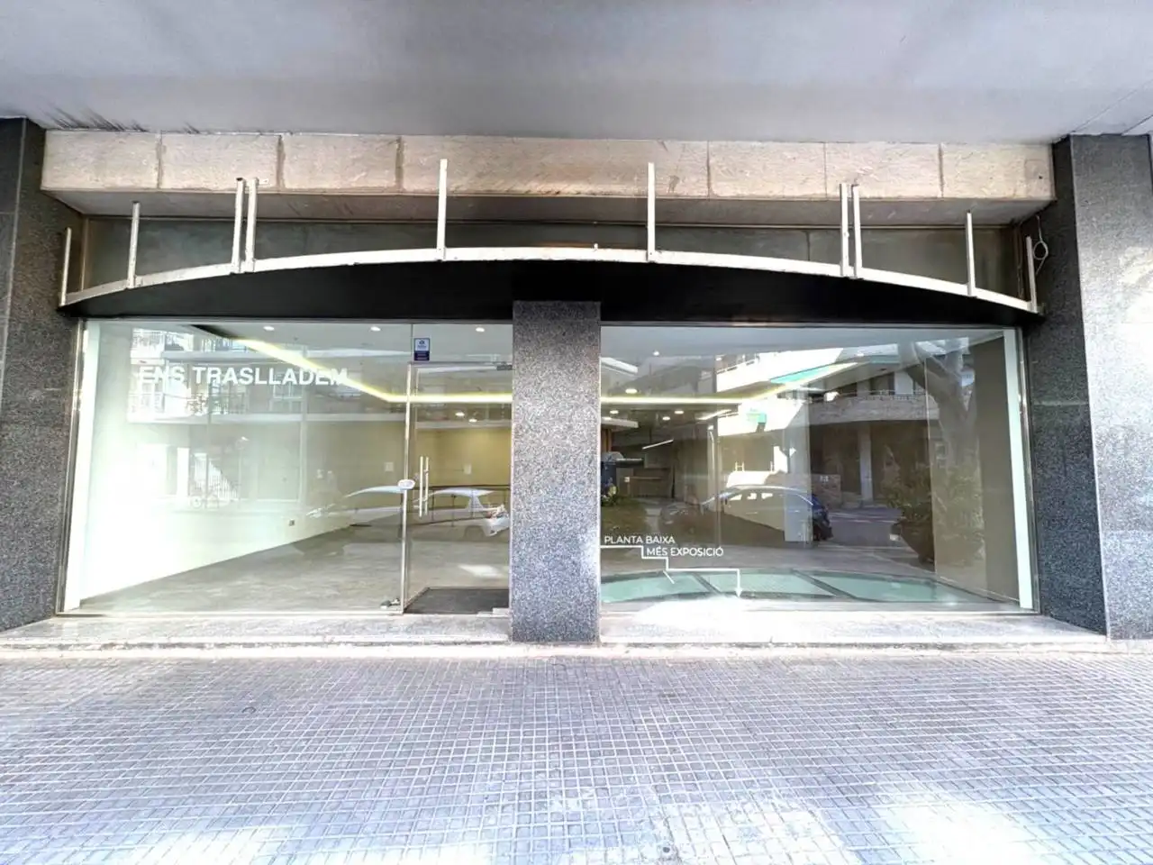 Local comercial en alquiler en Avenida Lluís Companys 15, imagen 4
