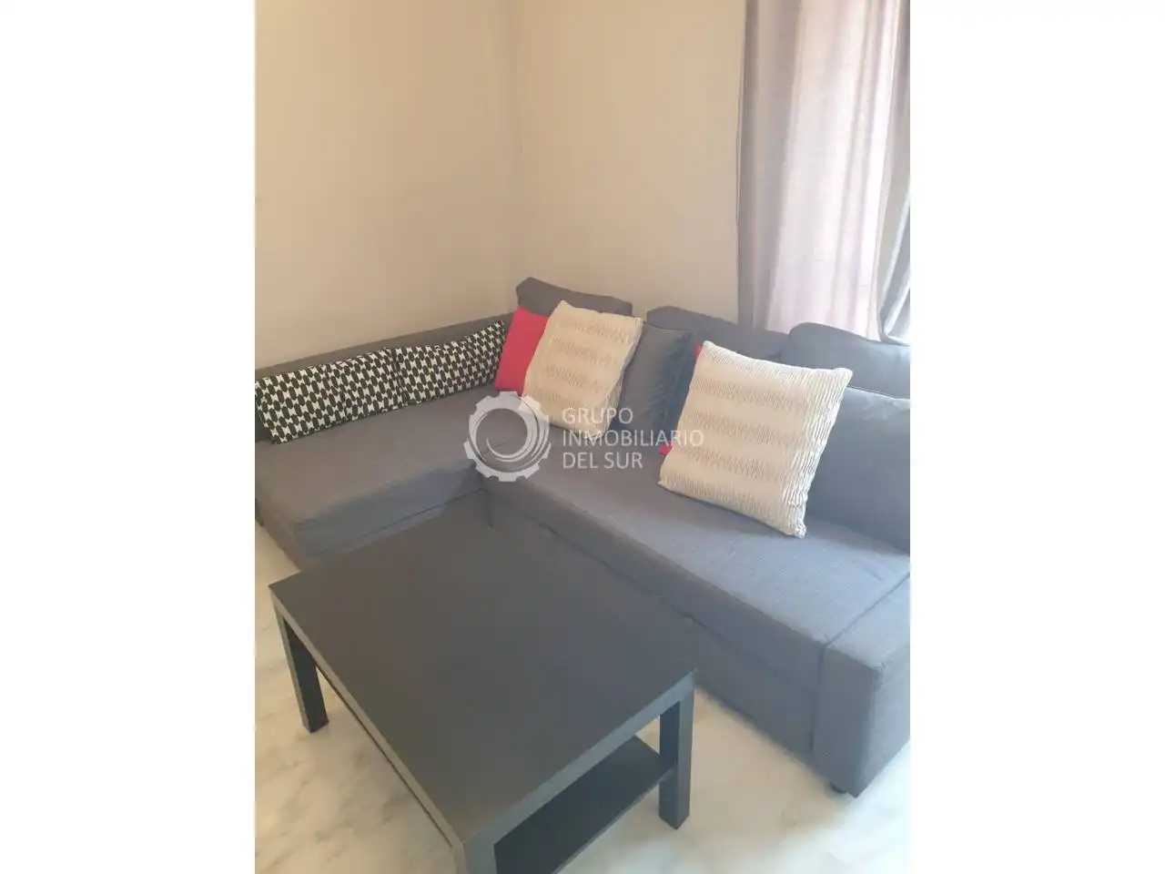 Wohnzimmer von Wohnung zur Miete in Cádiz mit Möbliert
