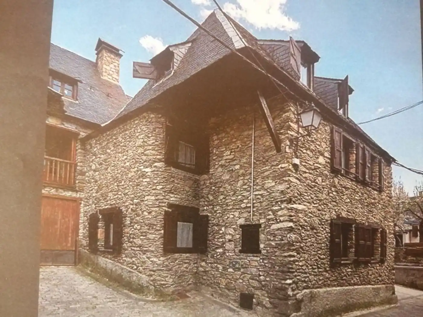 Exterior view of Houses for sale in Naut Aran