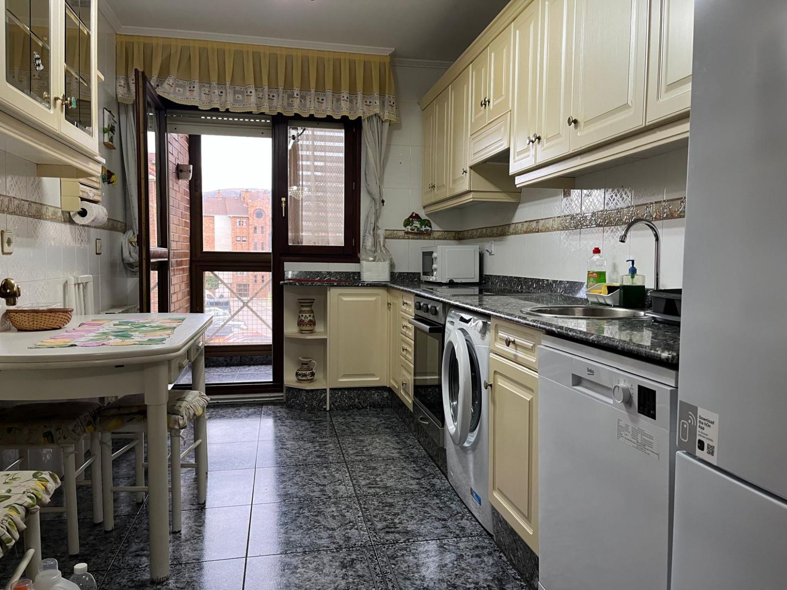 Kitchen of Flat to rent in Los Corrales de Buelna   with Heating and Parquet flooring